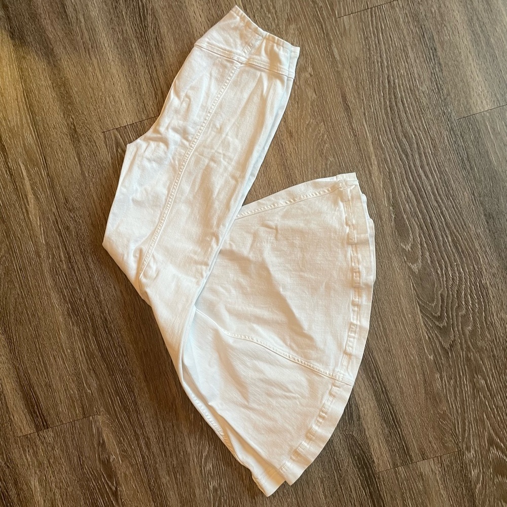White Cropped Jeans